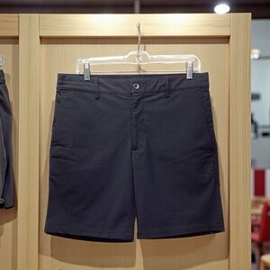 Outlier 4Season Doubleweave Twill shorts. Black. Size 32